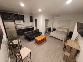 21366 Mission Blvd in Cherryland, CA - Foto de edificio - Building Photo