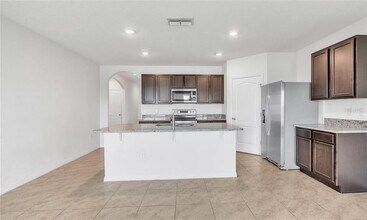 2904 Long pond Dr in Lakeland, FL - Building Photo - Building Photo