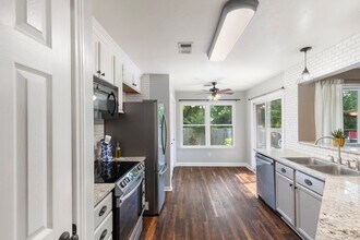 6004 Hunnington Dr in Conroe, TX - Building Photo - Building Photo