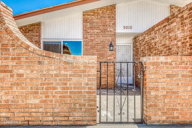 3010 Barkarian Pl in El Paso, TX - Building Photo - Building Photo