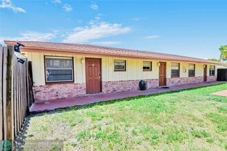 151 SW 15th St in Pompano Beach, FL - Building Photo - Building Photo