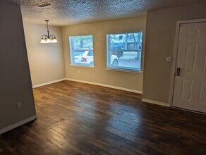 1006 SW 62nd Terrace, Unit B in Gainesville, FL - Building Photo - Building Photo