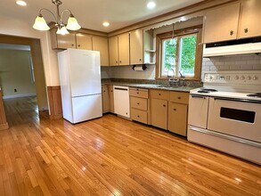 115 Parker Rd in Wellesley, MA - Building Photo - Building Photo