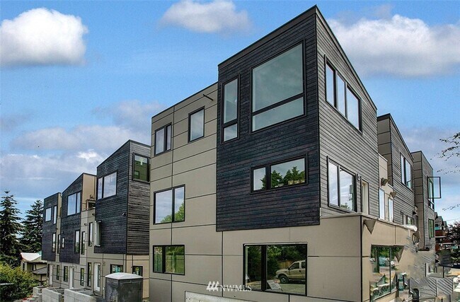 property at 957 N 43rd St