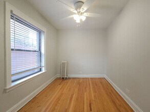 2342 W School St, Unit 1F in Chicago, IL - Building Photo - Building Photo