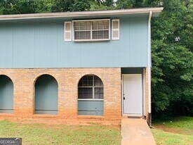 1069 Laurel Ln NW in Conyers, GA - Building Photo
