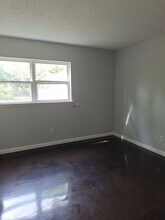 2412 Independence St in Fort Smith, AR - Building Photo - Building Photo