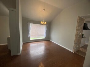 1811 Windy Knoll Dr in Houston, TX - Building Photo - Building Photo