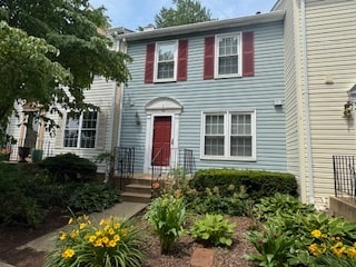 property at 718 Pine Tree Ct
