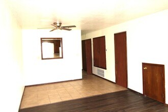 1901 E Lindsey St in Norman, OK - Building Photo - Building Photo