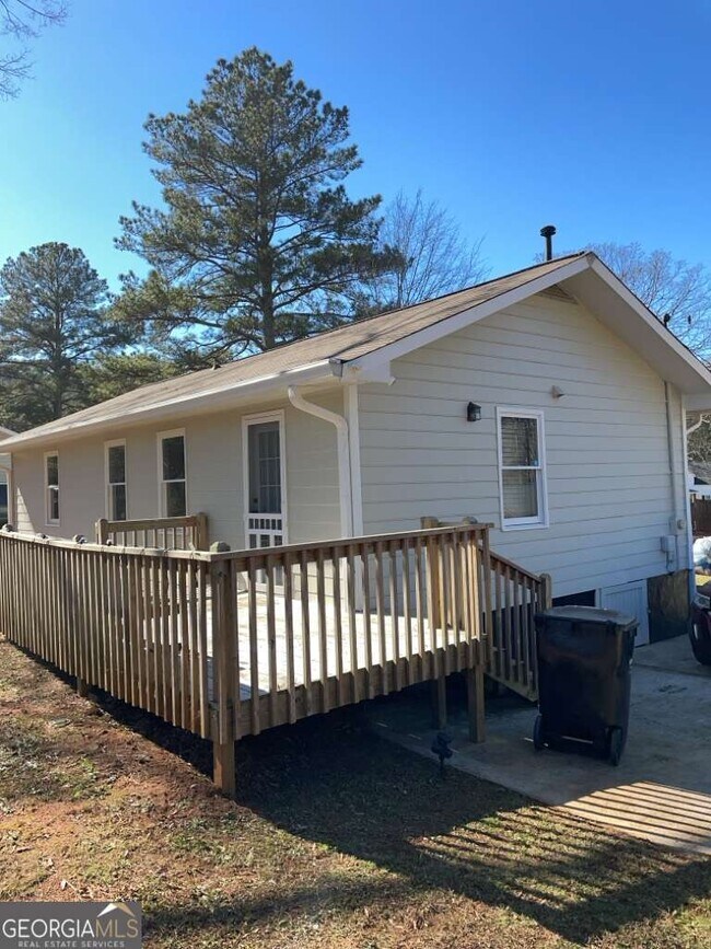 103 Shannon Ln in Barnesville, GA - Foto de edificio - Building Photo