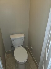 6832 S Clyde Ave in Chicago, IL - Building Photo - Building Photo