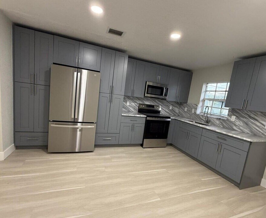 1215 NW 2nd St in Fort Lauderdale, FL - Building Photo