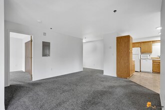 800 M St in Anchorage, AK - Building Photo - Building Photo