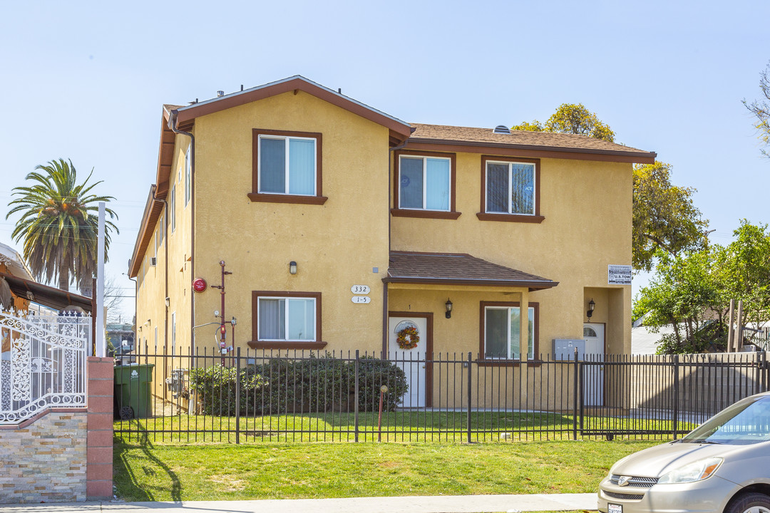 332 E 51st St in Los Angeles, CA - Building Photo