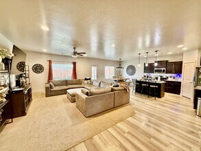 1908 E Sunshine Trl in Saint George, UT - Building Photo - Building Photo