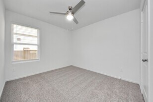 14315 Leafy Willow Dr in Splendora, TX - Building Photo