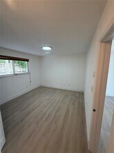 3071 SW 27th Ave in Miami, FL - Building Photo - Building Photo
