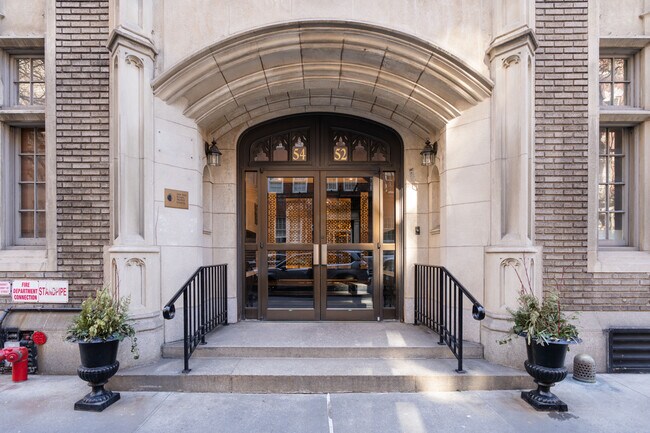 52 E 78th St in New York, NY - Foto de edificio - Building Photo