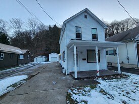 311 Crawford Run Rd in Creighton, PA - Building Photo