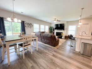 117 Calming Crk Wy in Elgin, SC - Building Photo - Building Photo