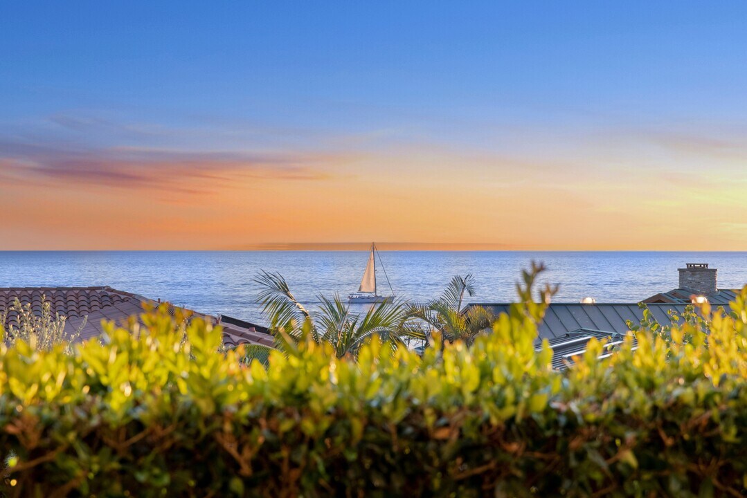 4519 Camden Dr in Newport Beach, CA - Building Photo
