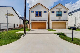 2115 Esther Dr in Houston, TX - Building Photo - Building Photo