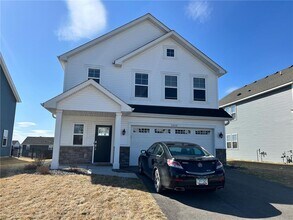 5034 Useppa Trl in Woodbury, MN - Building Photo - Building Photo