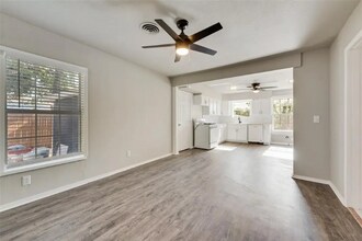 1822 Roberts Cut Off Rd in Fort Worth, TX - Foto de edificio - Building Photo