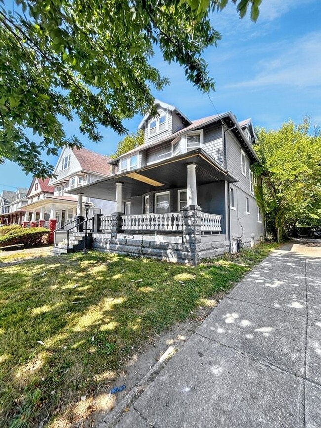 10721 Columbia Ave in Cleveland, OH - Building Photo - Building Photo