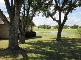 215 Monkey Rd in Elgin, TX - Building Photo