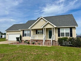 503 True Vine Rd in Pikeville, NC - Building Photo