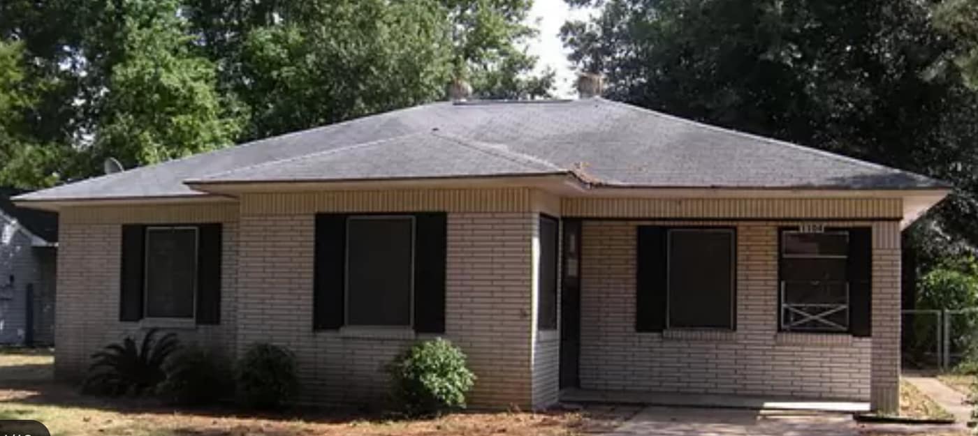 1104 Southampton St in Angleton, TX - Foto de edificio