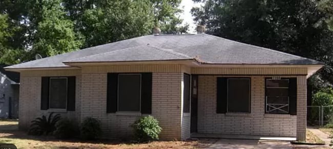 property at 1104 Southampton St