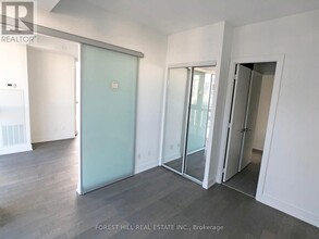 7-1717 Grenville St in Toronto, ON - Building Photo - Building Photo