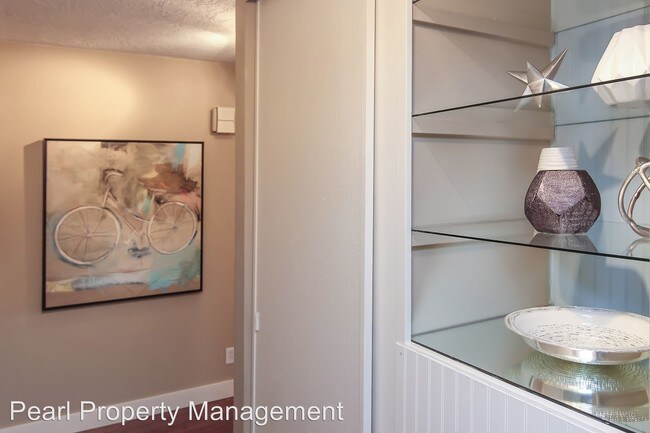 2393 SW Park Pl-Unit -#309 in Portland, OR - Building Photo - Building Photo