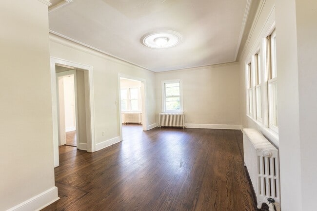 445 Lenox Rd in Huntington Station, NY - Building Photo - Building Photo