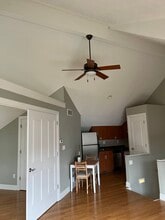 1416 Fairstead Ln, Unit B in Pittsburgh, PA - Building Photo - Building Photo