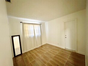 704 NW 3rd Ave in Pompano Beach, FL - Building Photo - Building Photo