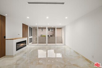 125 W Mountain St in Glendale, CA - Building Photo - Building Photo