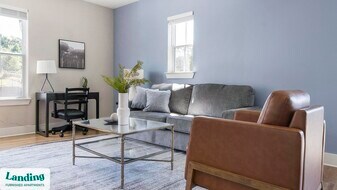 1000 Forestview Dr in Oakwood, GA - Building Photo