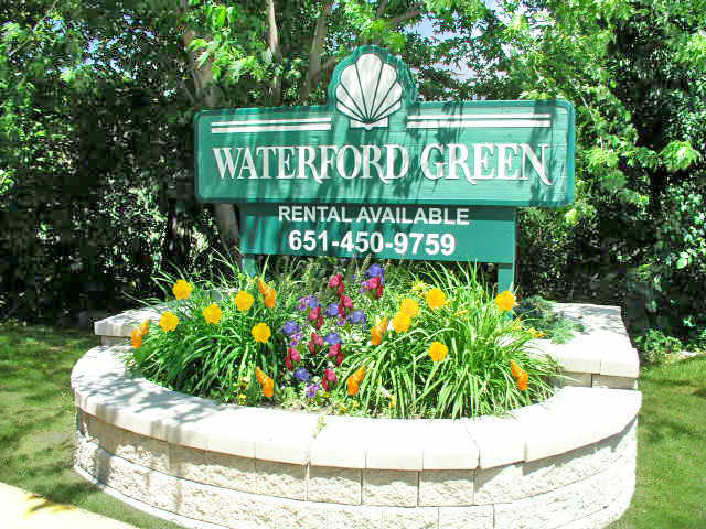 Waterford Green Apartments & Townhomes in South St. Paul, MN - Foto de edificio - Building Photo