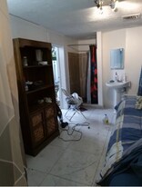 616 NW 14th Way in Fort Lauderdale, FL - Building Photo