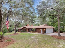 196 Sayle Rd in Richmond Hill, GA - Building Photo