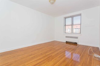 76-10 34th Ave-Unit -6R in Queens, NY - Building Photo - Building Photo