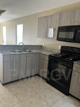 2913 Linda Vista St in Edinburg, TX - Building Photo - Building Photo