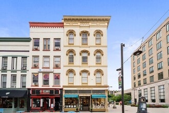 102 N Tioga St, Unit 3rd Floor in Ithaca, NY - Building Photo - Building Photo