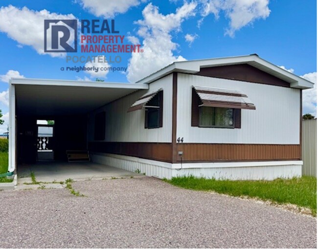 property at 44 Driftwood St