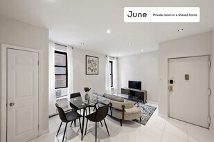 Room in Shared 3 bed/1 bath home in New York, NY - Building Photo