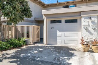 257 Avenida Adobe, Unit 257 in San Clemente, CA - Building Photo - Building Photo